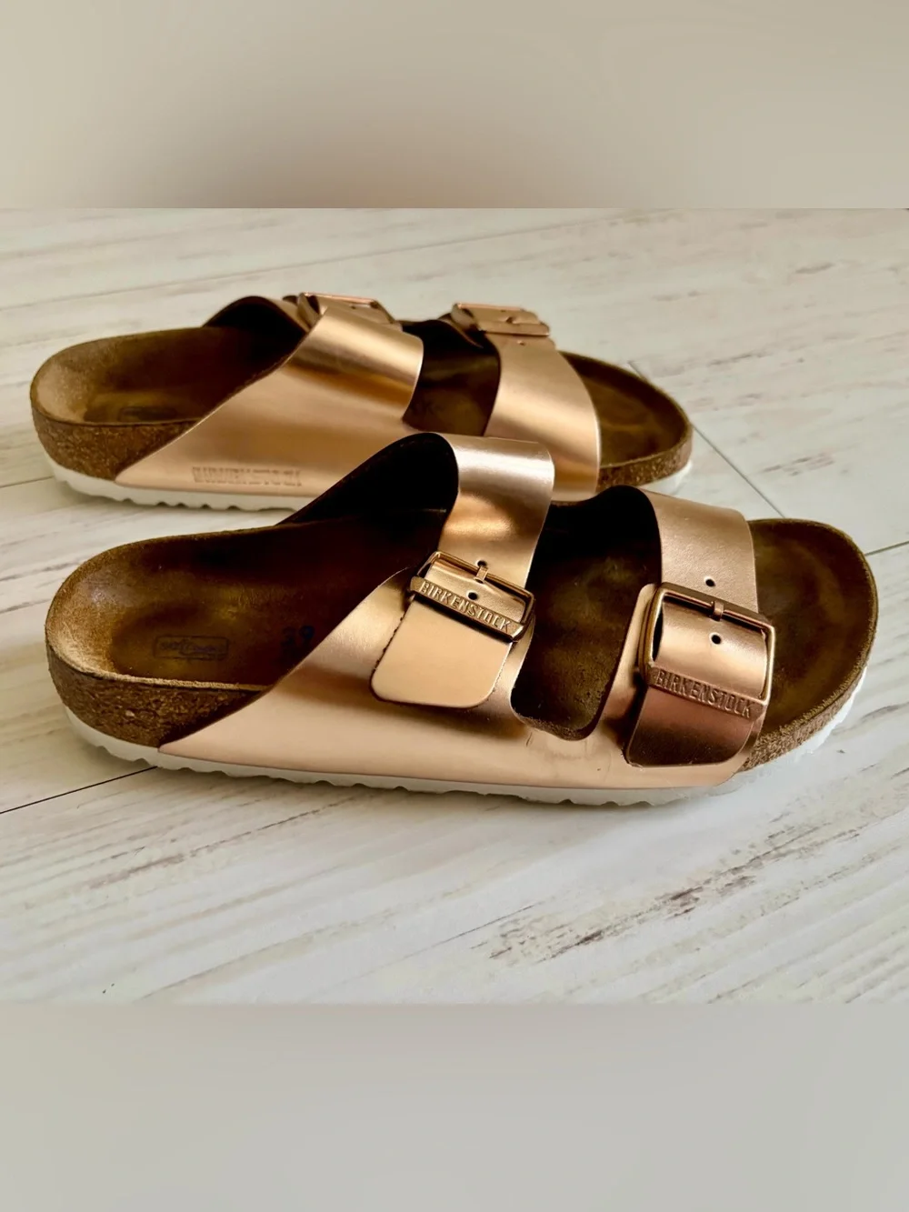 Birkenstock Women’s Arizona Leather Buckle Sandals in Metallic Copper - Picture 2 of 4